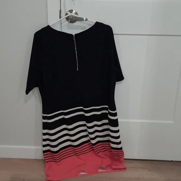 ILE NEW YORK CASUAL DRESS - Picture 4 of 5